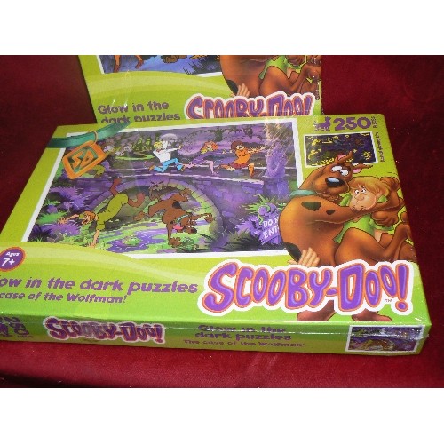 198 - 2 X NEW/PACKAGED SCOOBY-DOO! GLOW IN THE DARK JIGSAW PUZZLES. 100 PC.