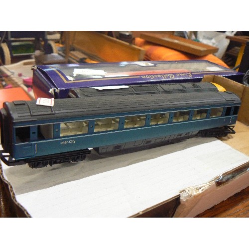 272 - HORNBY INTERCITY 3-CAR SET [RUNS]