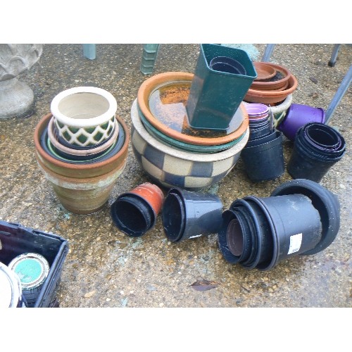 210 - COLLECTION OF GARDEN POTS, INC CHEQUERED, TERRACOTTA AND PLASTIC.