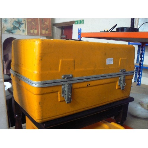 313 - LARGE YELLOW CANTILEVER TOOLBOX WITH SOME CONTENTS. ALSO A YELLOW 3 DRAWER STORAGE UNIT.