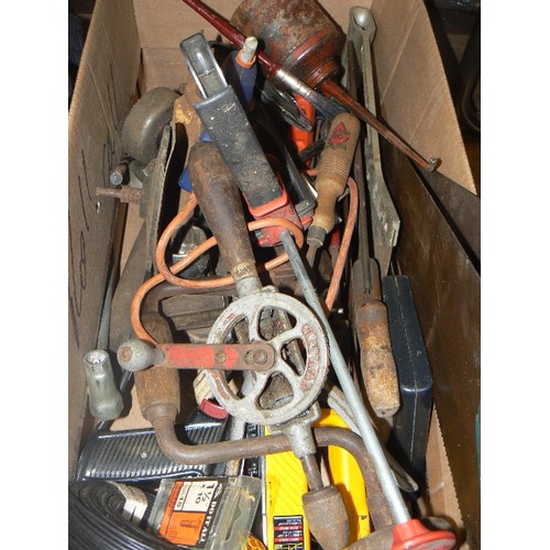 347 - BOX OF VINTAGE TOOLS. INCLUDES BRACE & BIT, VARIOUS SAWS, CHISELS, OIL CANS ETC ETC.