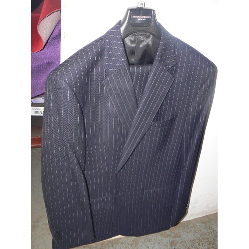 302 - GENTS BROOK TAVENER 2 PIECE SUIT & GENTS M&s 2-PIECE SUIT, BOTH UNWORN