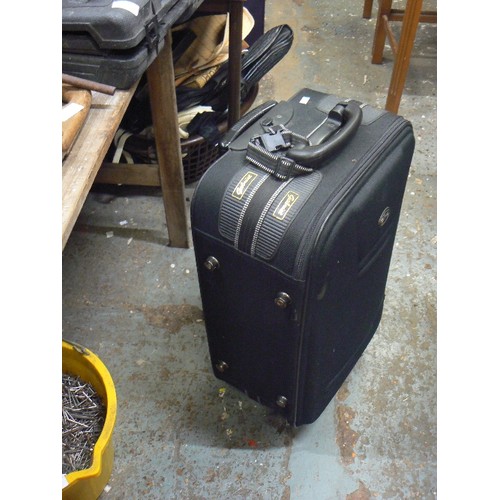 353A - BLACK SUITCASE. MEDIUM SIZE.