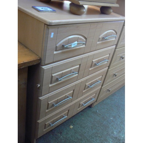 424 - CONTEMPORARY  CHEST OF 4 DRAWERS