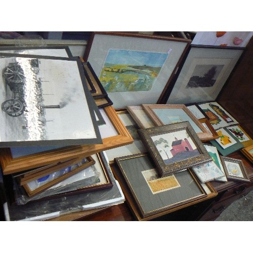 376 - QUIRKY SMALL FRAMED PICTURES PLUS MANY EMPTY CLIP FRAMES PLUS OTHERS