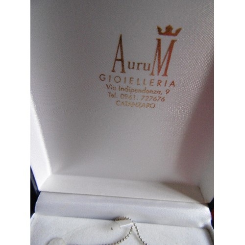 31 - A BEAUTIFUL CLASSICAL NECKLACE IN PRESENTATION BOX