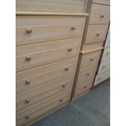 429 - ARISTON FINE FURNITURE MAPLE EFFECT CHEST OF 5 DRAWERS AND 2 BEDSIDES CABINETS