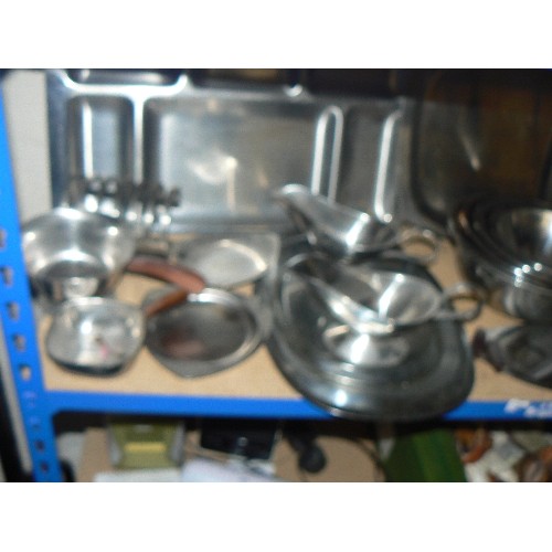 314A - SHELF OF MIXED STAINLESS STEEL KITCHEN ITEMS