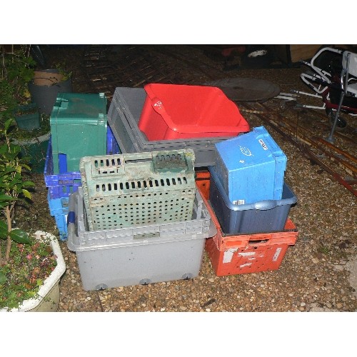 200A - QUANTITY OF PLASTIC STACKING CRATES WITH LIDS