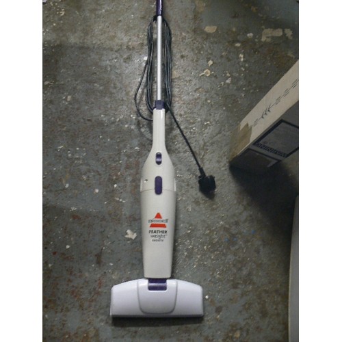 466 - BISSEL FEATHERWEIGHT VACUUM CLEANER