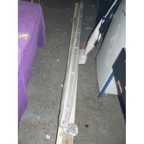 467 - WHITE VENETIAN BLIND, NEW AND SEALED 86