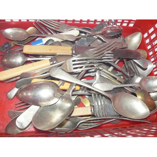 469 - TRAY OF VINTAGE CUTLERY