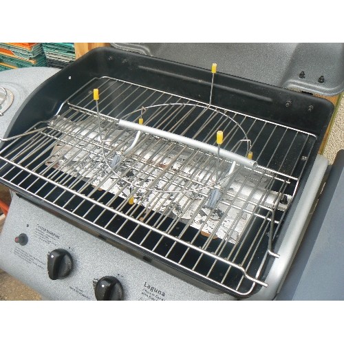 216 - LAGUNA 2 BURNER GAS BBQ. ON WHEELS. GOOD CONDITION.