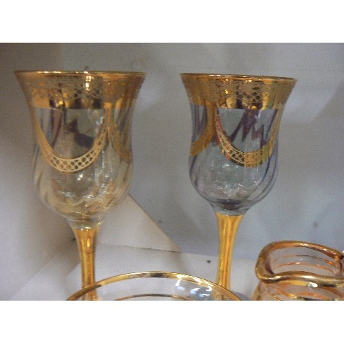 66 - 4 GOLD LUSTRE GLASS ITEMS