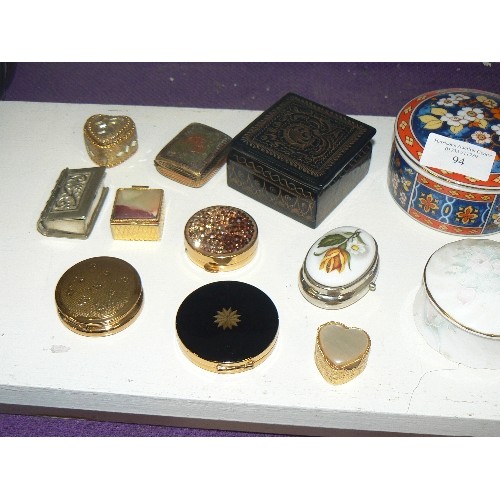 94 - SELECTION OF TRINKET POTS AND COMPACTS.