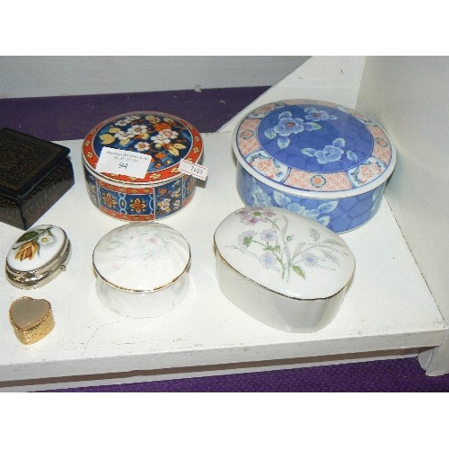 94 - SELECTION OF TRINKET POTS AND COMPACTS.