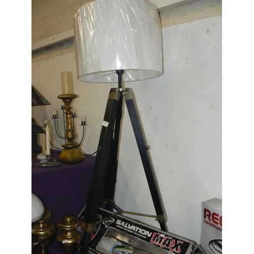 114 - LARGE FLOOR LAMP WITH TRIPOD STAND AND NEW SHADE