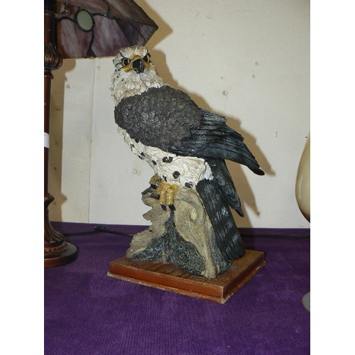 126 - LARGE BIRD OF PREY FIGURE