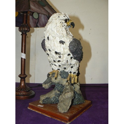 126 - LARGE BIRD OF PREY FIGURE