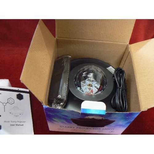 135 - STARRY PROJECTOR LIGHT NEW AND BOXED