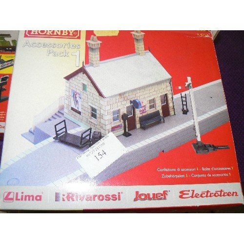 154 - HORNBY LOCAL FREIGHT ELETRIC TRAIN SET PLUS ACCESSORIES PACK 1 AND SINGLE LEVEL CROSSING TRACK ALL B... 