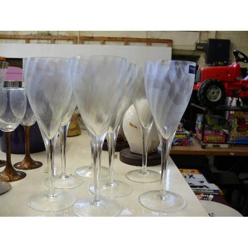 220 - SET OF VILLEROY & BOCH CHAMPAGNE GLASSES