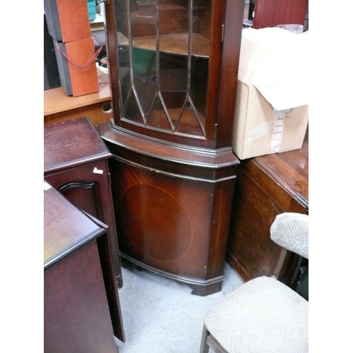 1039 - DARK WOOD CORNER DISPLAY CABINET PLUS A PAIR OF DARK WOOD CUPBOARDS