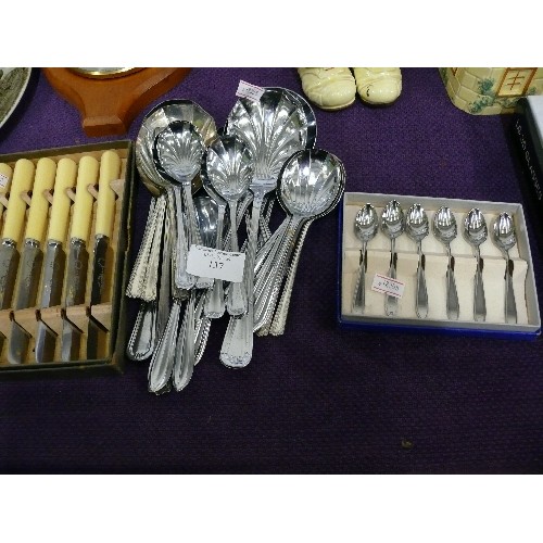 137 - BOXED DEMITASSE COFFEE SPOONS, BOXED KNIVES PLUS A SELECTION OF FRUIT SPOONS