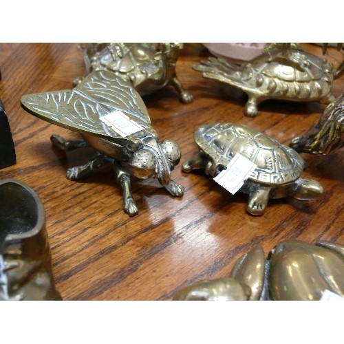 267 - COLLECTION OF BRASS FIGURES INCLUDING A PAIR OF FROGS, TORTOISE TRINKET POT AND A DOG