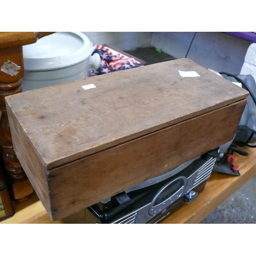 272 - WOODEN BOX WITH CONTENTS OF SHOE CLEANING ITEMS