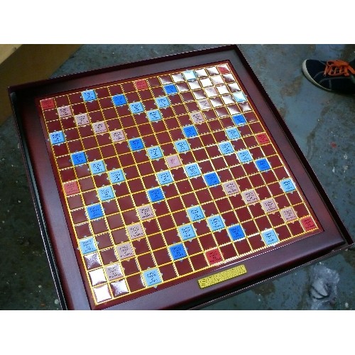 282 - SCRABBLE DELUXE BOARD GAME