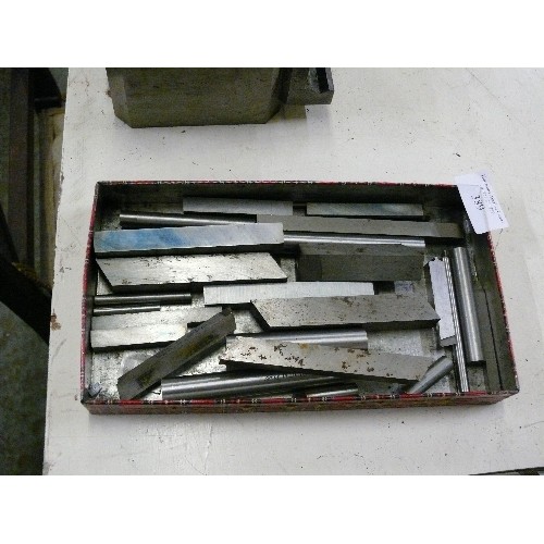 389 - SELCTION OF LATHE BITS AND SOME BLANKS TO MAKE YOUR OWN SPECIALIST BITS