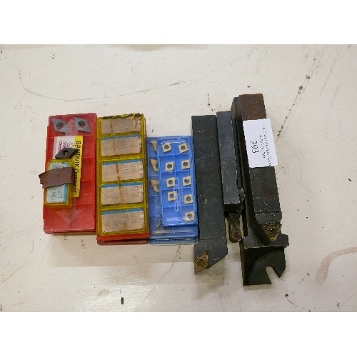 393 - TONGESTON STEEL LATHE TOOLS WITH REPLACEABLE TIPS AND GOOD SELECTION OF BITS (4 TOOL HOLDERS)