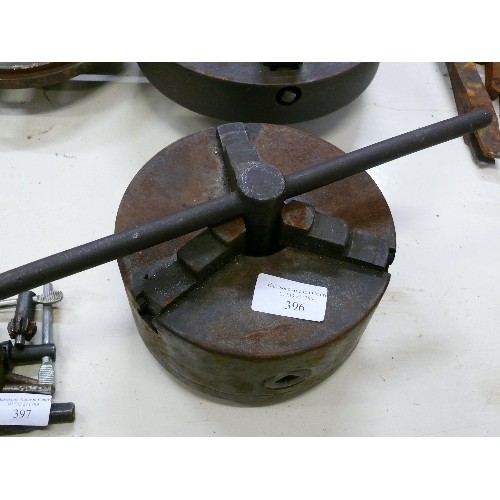 396 - LARGE 3 JAW LATHE CHUCK WITH KEY