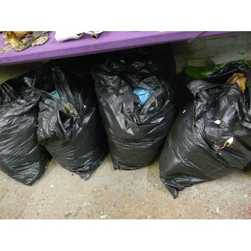 400 - SEVERAL BAGS OF MOSTLY BEDDING BUT SOME CLOTHES