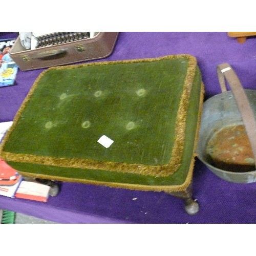 418 - GREEN UPHOLSTERED FOOT STOOL