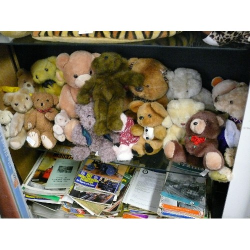 420 - SHELF OF GOOD QUALITY CUDDLY TOYS