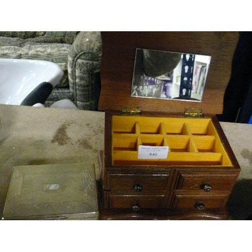 440 - VINTAGE ARISTOCRAT JEWELLERY BOX  WITH A POLISHED WALNUT FINISH CHEST OF DRAWERS JEWELLERY BOX WTH L... 