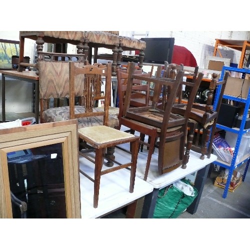 1046 - 12 ANTIQUE, VINTAGE AND RETRO CHAIRS . INCLUDES SET OF 4 VICTORIAN CHAIRS WITH CARVING TO BACK RAIL ... 