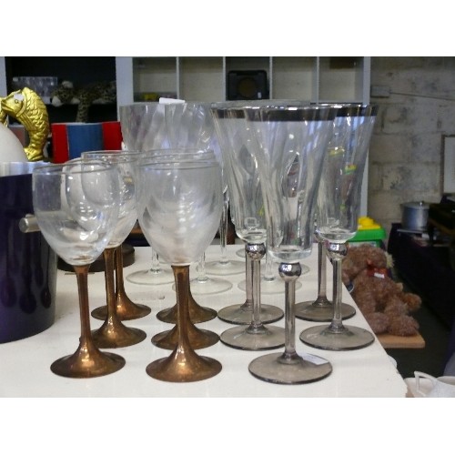 225 - GOOD QUALITY SET OF CHAMPANGE GLASSES WITH SILVER COLOURED RIM PLUS A SET OF WINE GLASSES WITH METAL... 