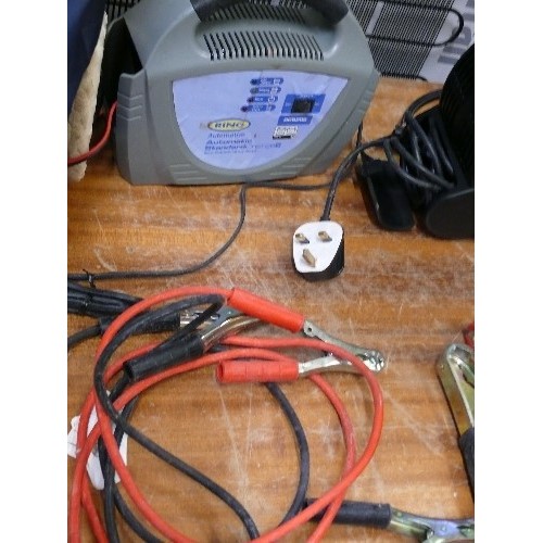 334 - AUTOMATIC STANDARD CAR BATTERY CHARGER BY RING WITH  JUMP LEADS