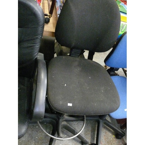 349 - LARGE BLACK OFFICE CHAIR WITH CHROME FOOT REST