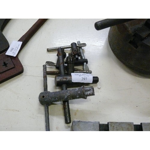 397 - 2 LATHED CHUCK KEYS AND 4 STANDARD CHUCK KEYS