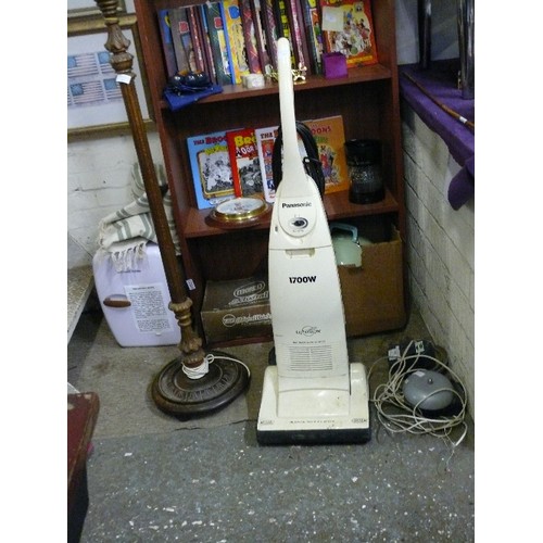 410 - PANASONIC UPRIGHT VACUUM 1700W