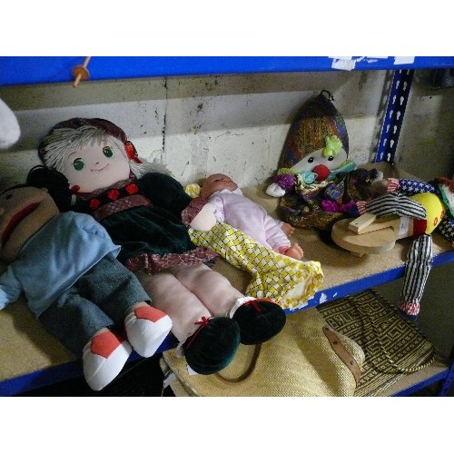 425 - SHELF OF RAGDOLL, CLOWN, PUPPETS, DOLLS.