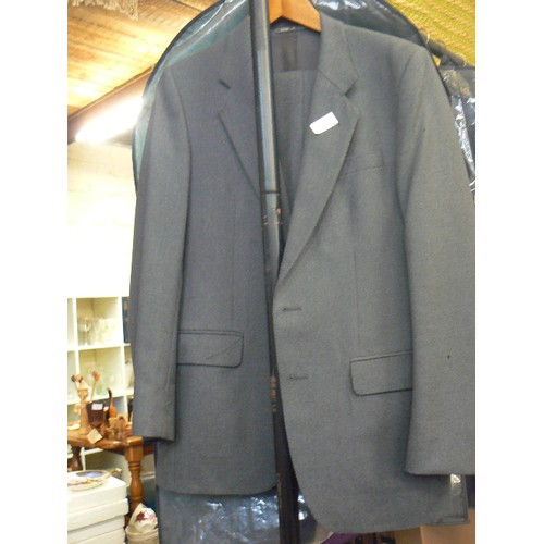 428 - MID-GREY PURE NEW WOOL SUIT. MENS 38R, TOGETHER WITH A GREY & A NAVY PAIR PLUS 4 OTHER SIMILAR