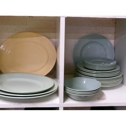 468 - 25 PIECE DINNERPLATE SET BY 'BERYL'STAFF POTTERY ETC