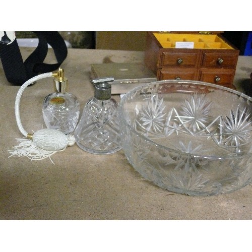 481 - VINTAGE CIRCULAR CUT GLASS FRUIT BOWL WITH 2 CUT GLASS SCENT BOTTLE ATOMISERS