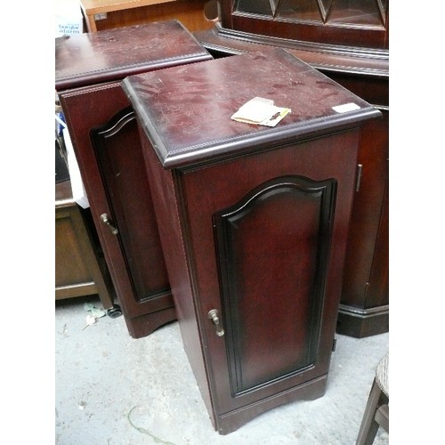 1039 - DARK WOOD CORNER DISPLAY CABINET PLUS A PAIR OF DARK WOOD CUPBOARDS