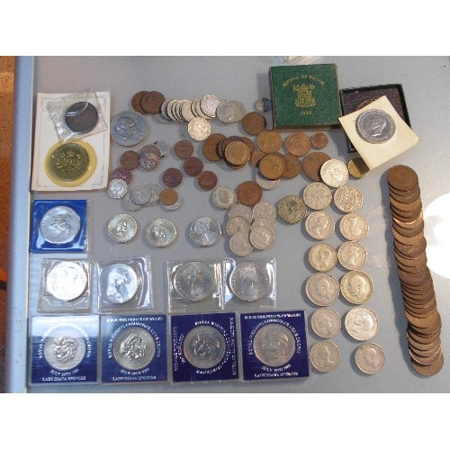 288 - Large quantity of British coins including crowns (1951 Festival of Britain Unc), Churchill, 1977, 19... 